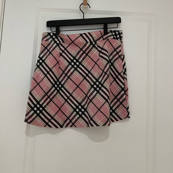 Plaid pink skirt - Picture 2 of 3